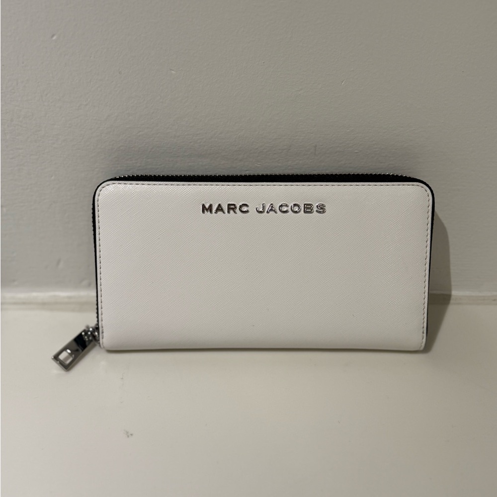 NWT Marc Jacobs long wallet